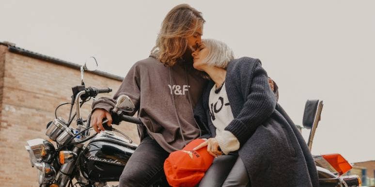 How to keep a scorpio man How to tell if a man like you